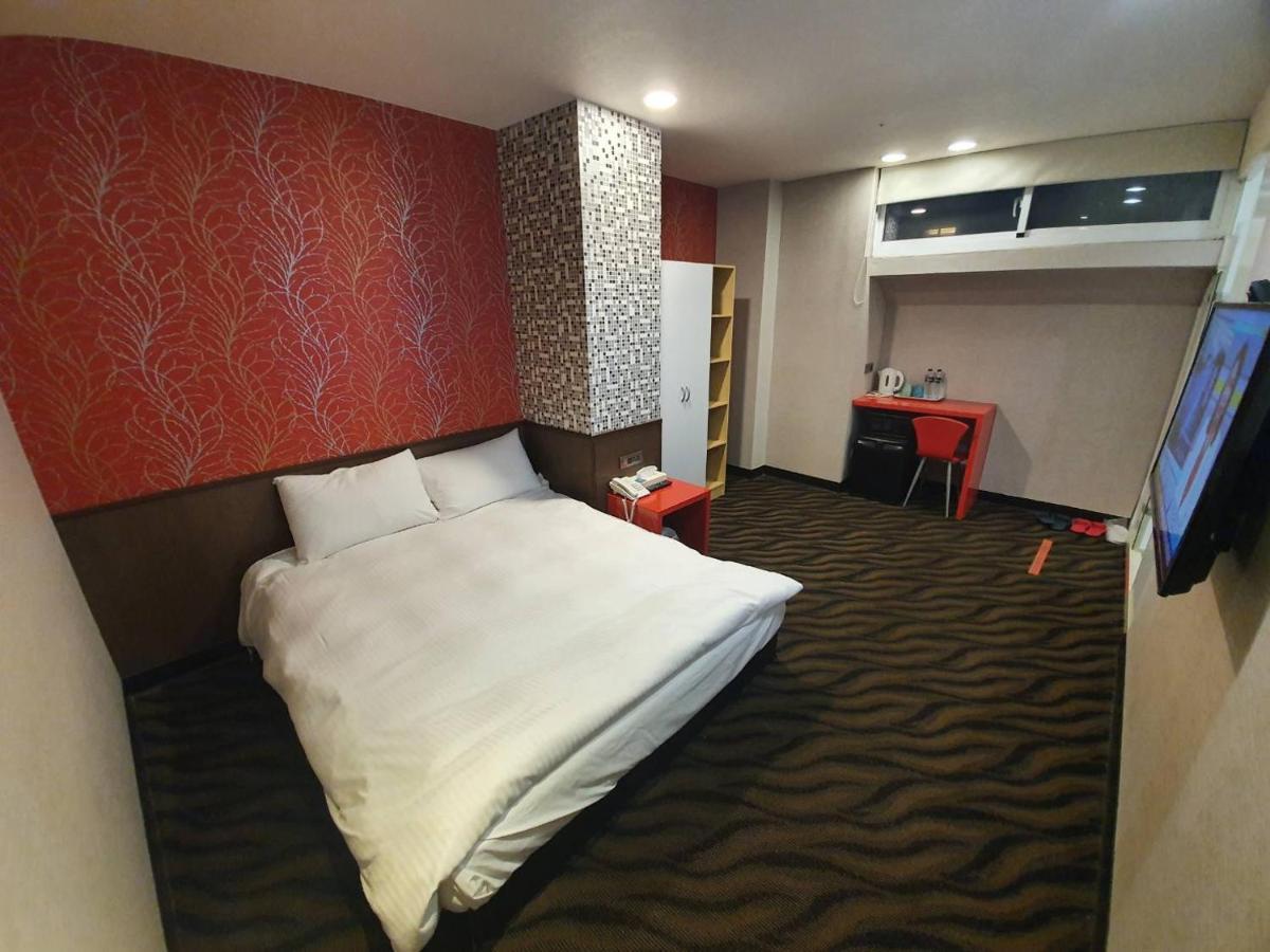 Funny Ximen Hotel Taipei Exterior photo